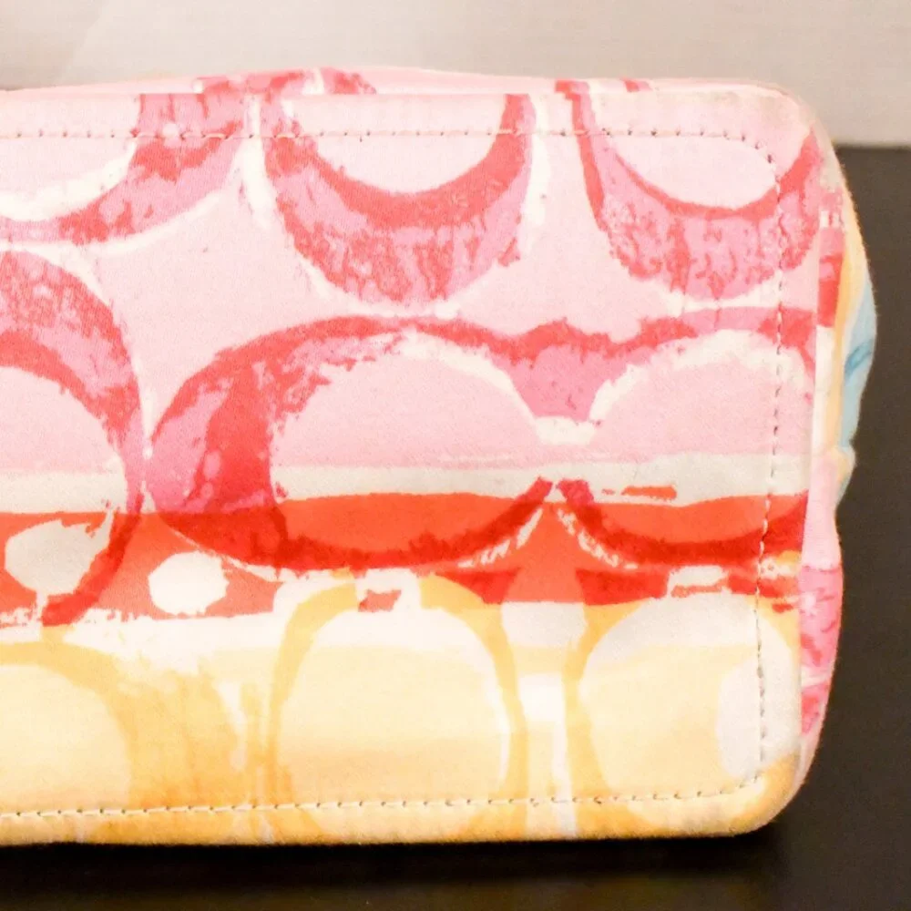 Cute & Colorful Vintage Coach Hampton Watercolor Bucket Tote - Picture 10 of 10